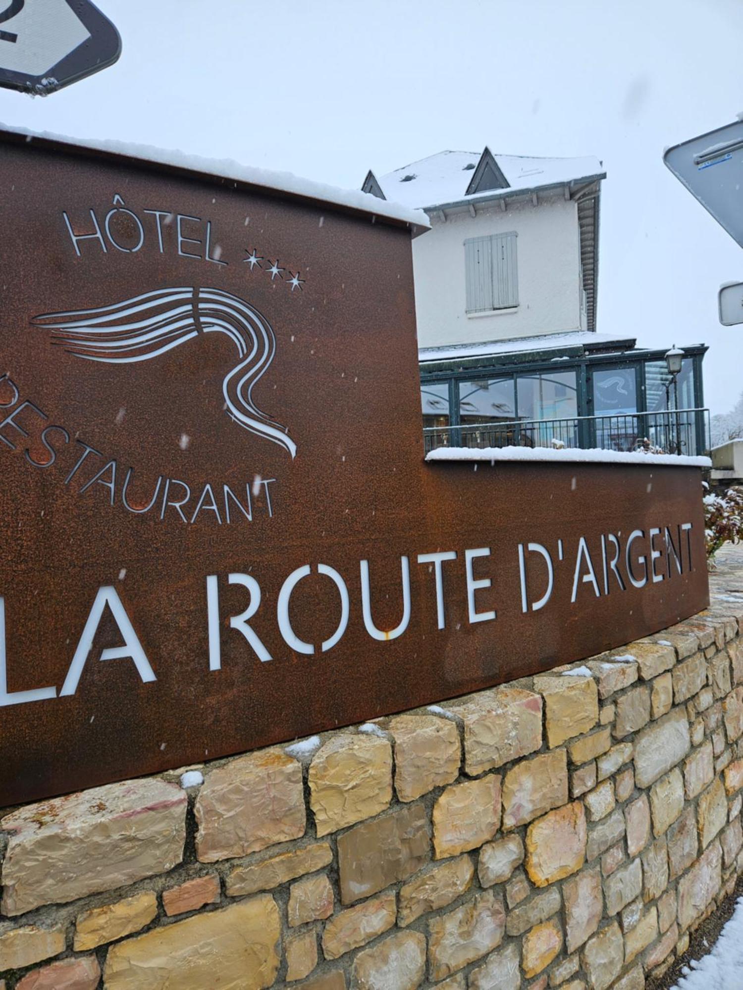 La Route D'Argent Hotel Bozouls Bagian luar foto